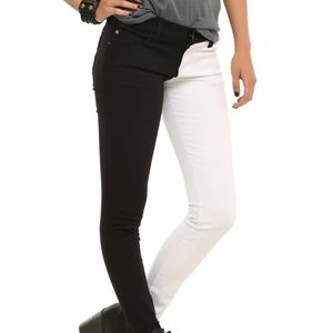 Tripp NYC Split Black & White Skinny Jean's - 11